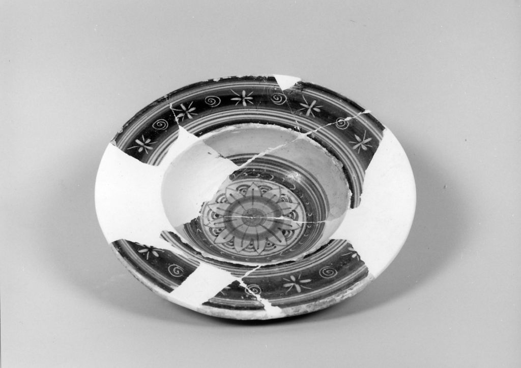 scodella, frammento - manifattura fiorentina (prima metà sec. XVI)