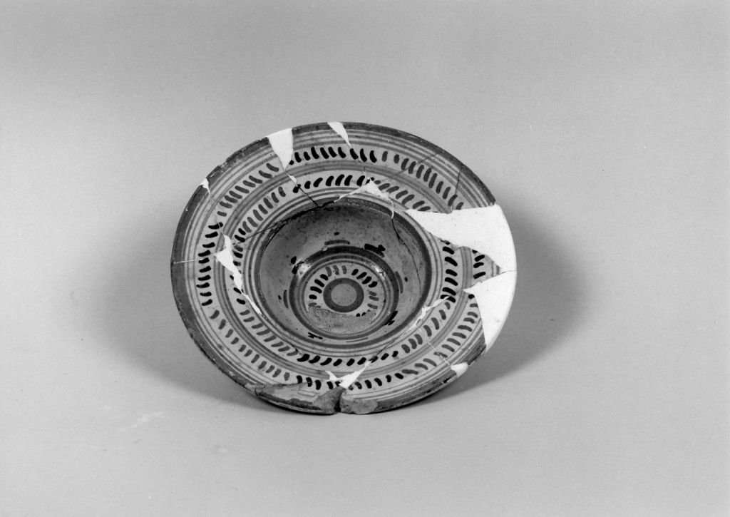 scodella, frammento - manifattura fiorentina (prima metà sec. XVI)