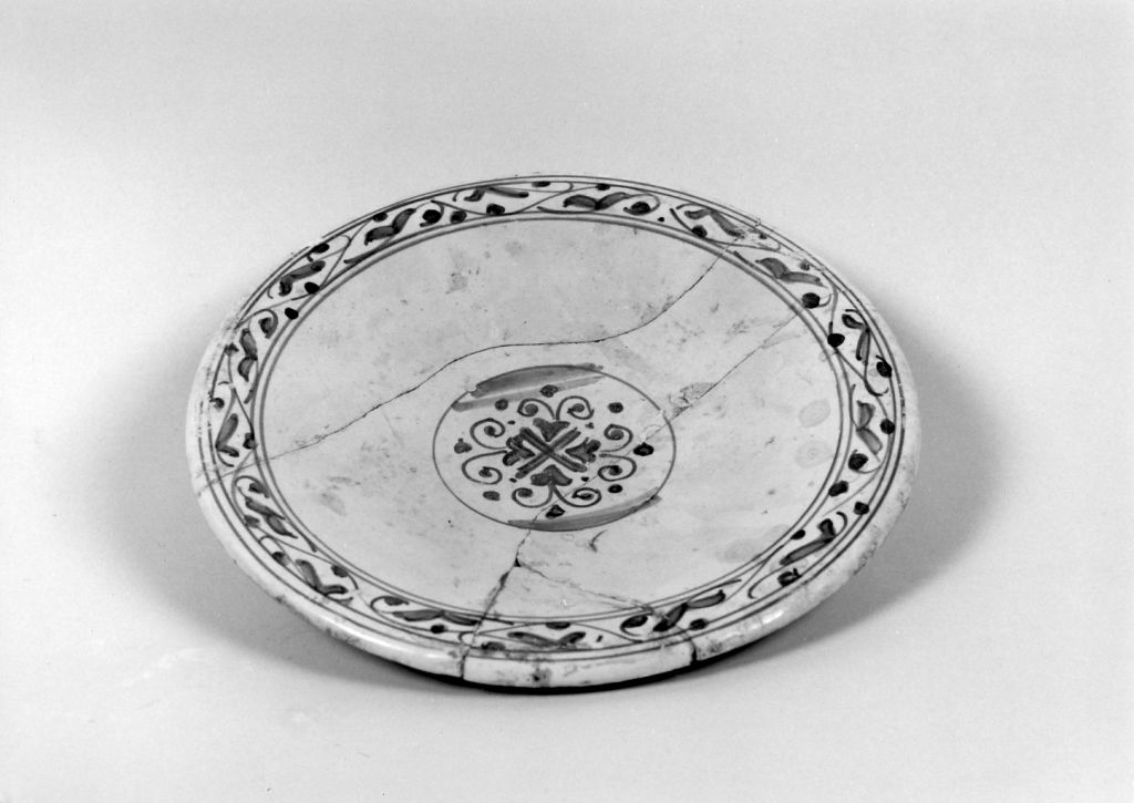 piatto, frammento - manifattura fiorentina (primo quarto sec. XVI)