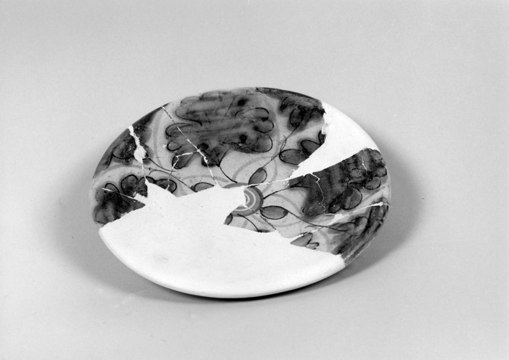 piatto, frammento - manifattura fiorentina (seconda metà sec. XVII)