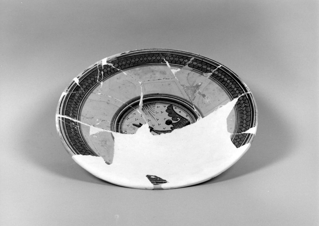 piatto, frammento - manifattura fiorentina (primo quarto sec. XVI)