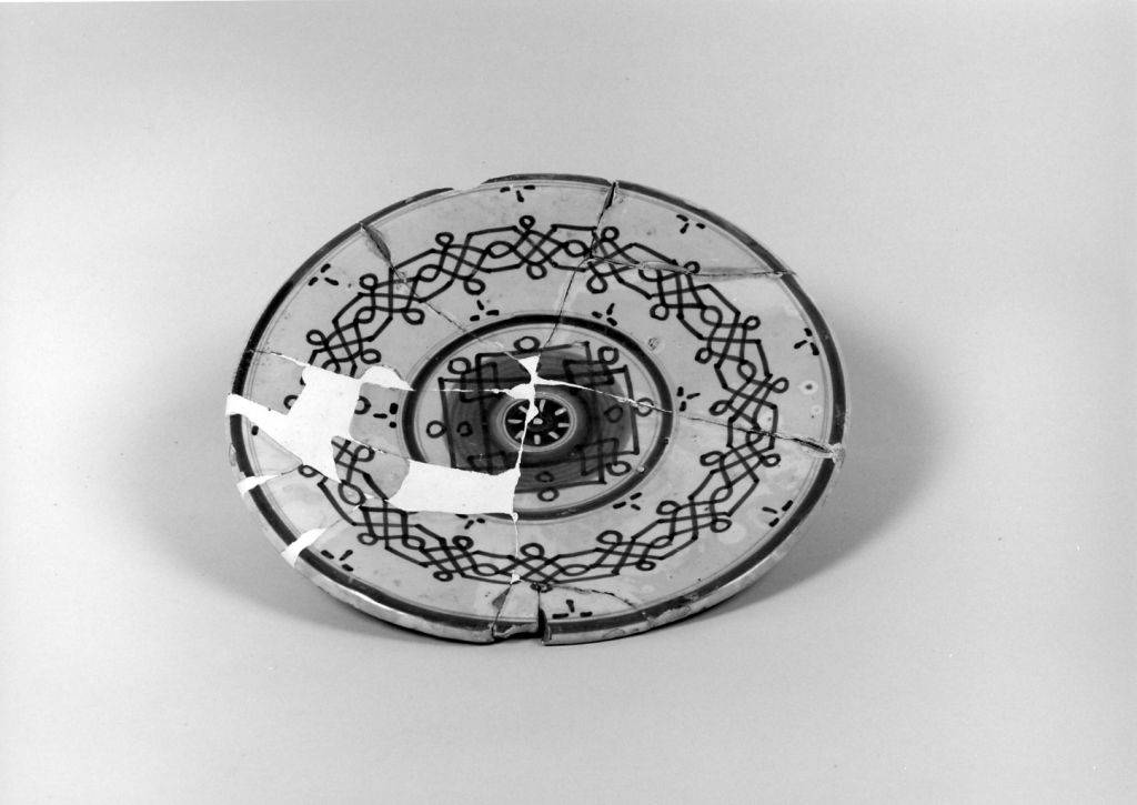 piatto, frammento - manifattura fiorentina (primo quarto sec. XVI)