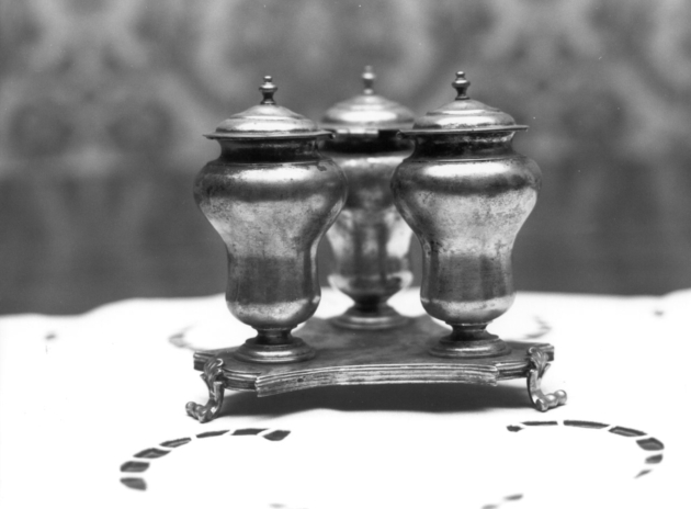 vasetti per oli santi di Marchetti Vincenzo (sec. XVIII)