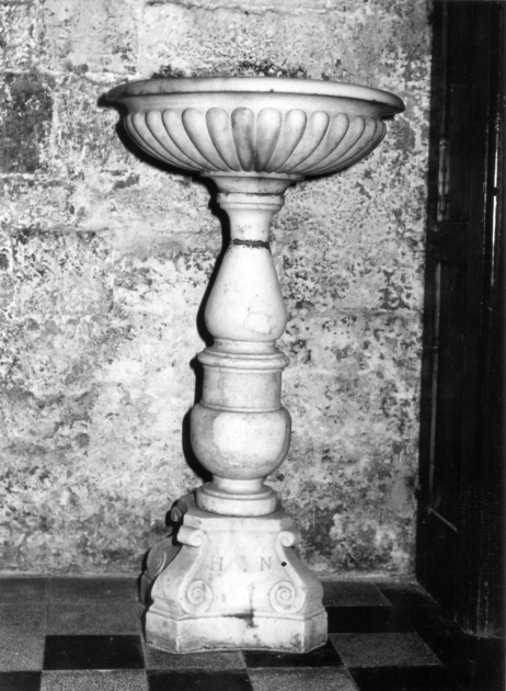 acquasantiera - a fusto - ambito apuoversiliese (sec. XVI)