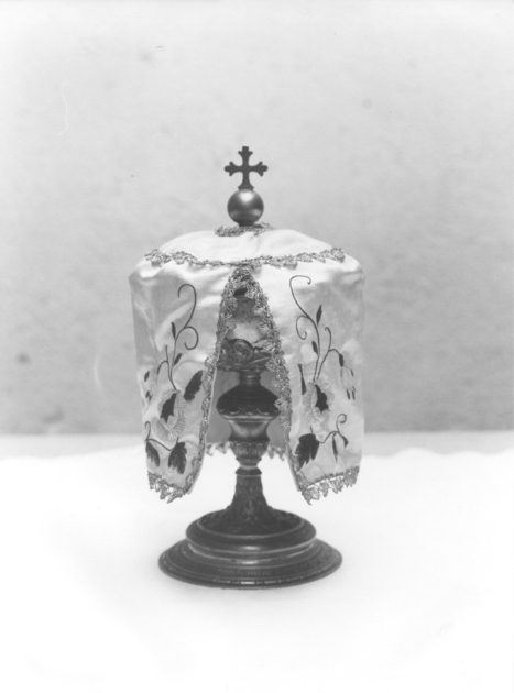 conopeo di pisside - manifattura italiana (fine/inizio secc. XIX/ XX)