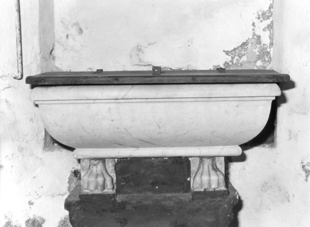 fonte battesimale - ambito apuoversiliese (sec. XVIII)