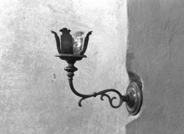 candeliere da parete, serie - ambito garfagnino (sec. XVII)