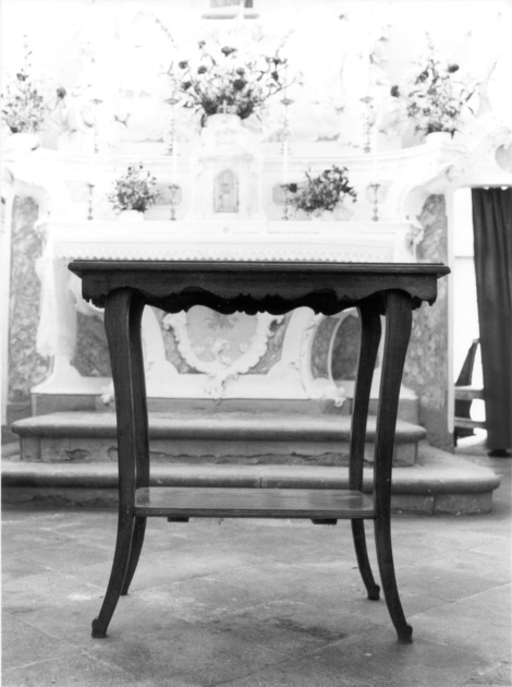 tavolino - ambito garfagnino (sec. XVIII)