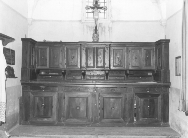 mobile da sacrestia con alzata - ambito garfagnino (sec. XVIII)