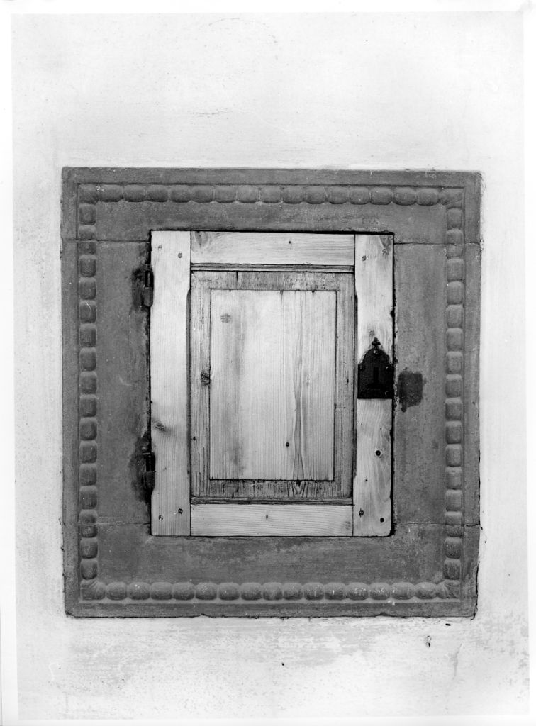 armadio - a muro - bottega lucchese (prima metà sec. XVI)