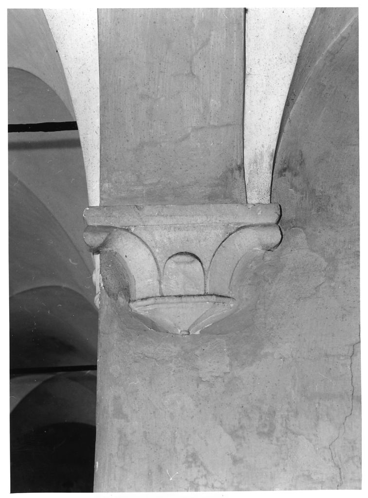 semicapitello, serie - bottega lucchese (metà sec. XIV)