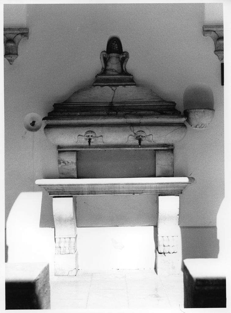 lavabo da sacrestia - bottega toscana (prima metà sec. XVI)