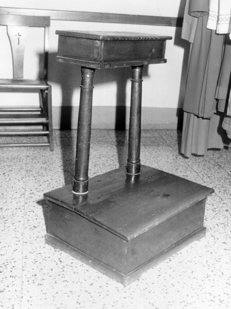 inginocchiatoio - bottega toscana (fine sec. XIX)