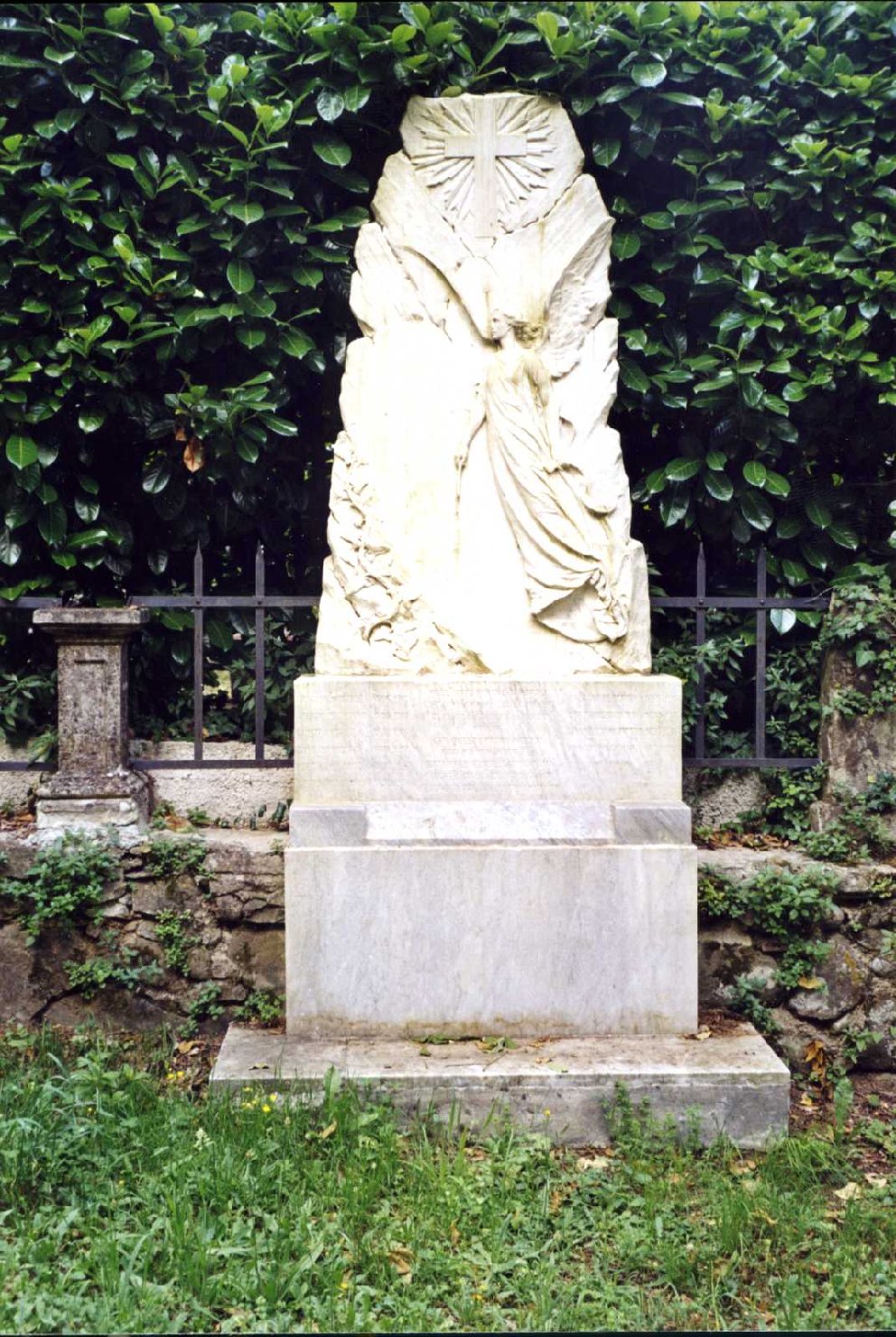 Angelo con tromba (monumento funebre, opera isolata) - bottega italiana (sec. XX)