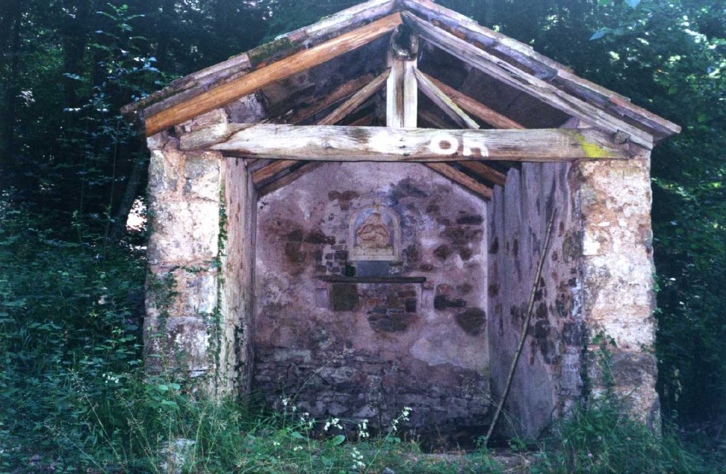 Madonna in trono (rilievo, elemento d'insieme) - bottega lucchese (terzo quarto sec. XIX)