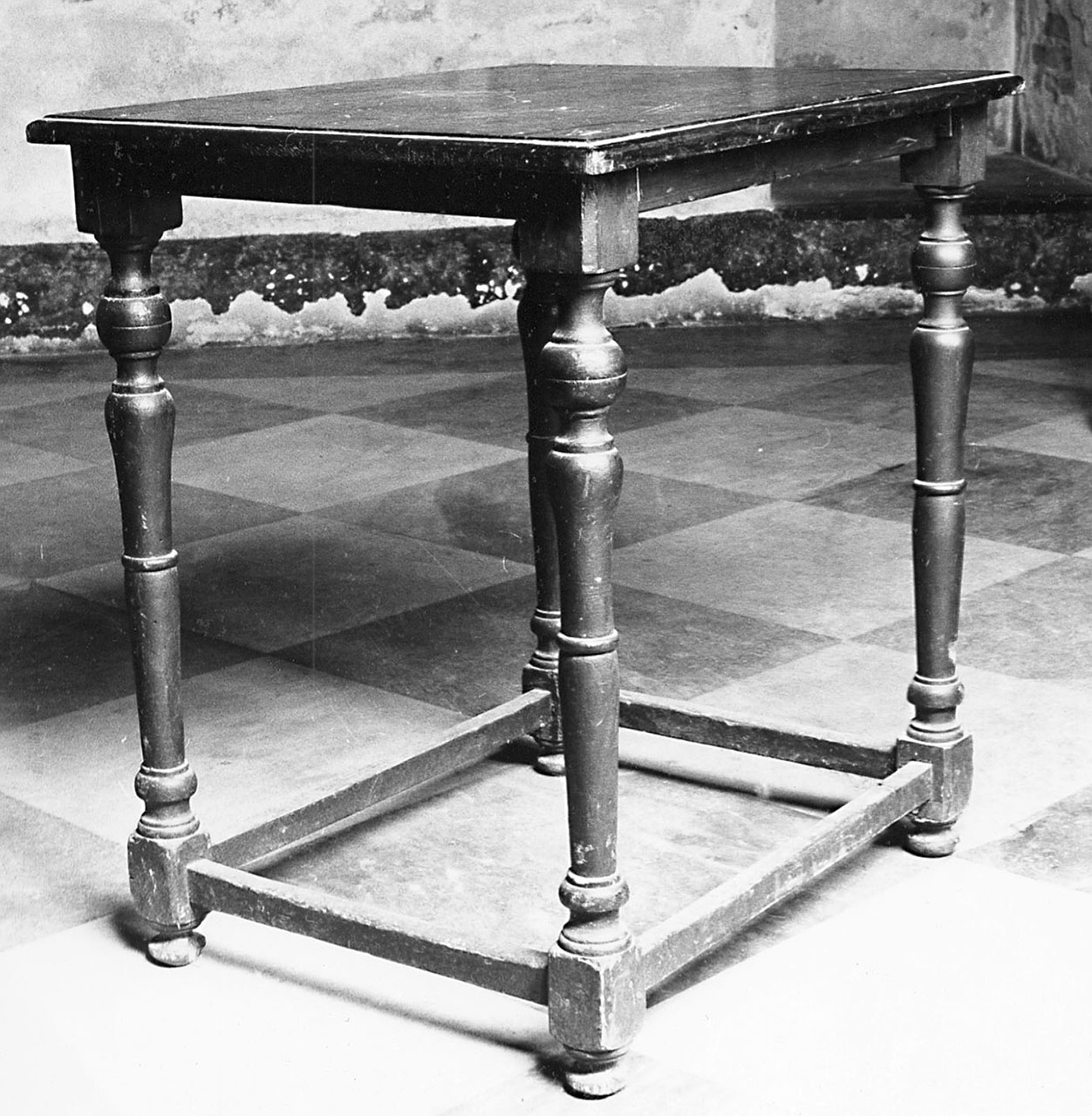 tavolino - bottega toscana (sec. XVII)