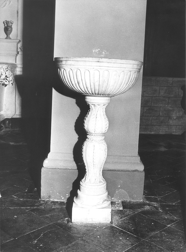 acquasantiera - ambito toscano (seconda metà sec. XVI)