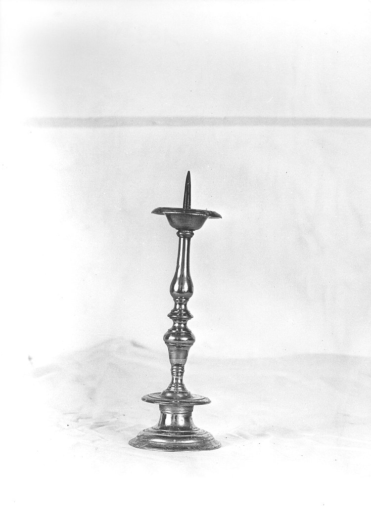 candeliere, serie - bottega italiana (seconda metà sec. XIX)