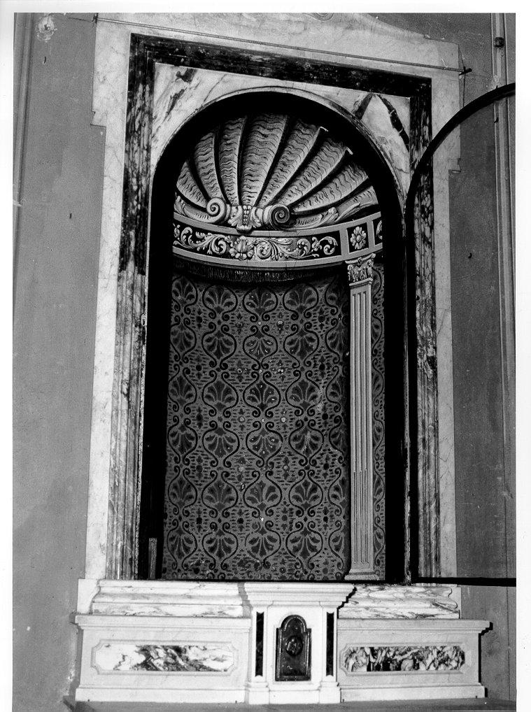 altare - a edicola - bottega pisana (sec. XX)