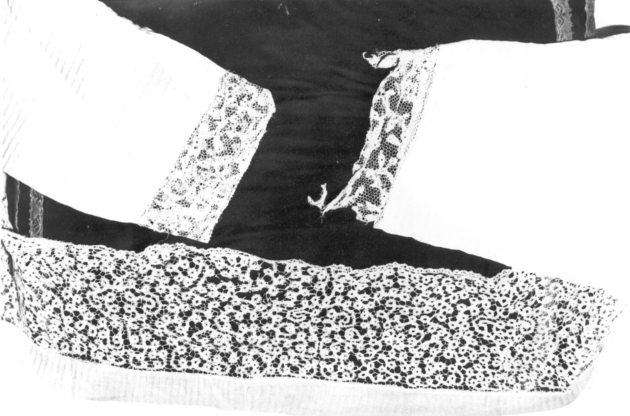 camice - manifattura italiana (fine/inizio secc. XVII/ XVIII)