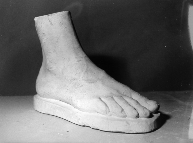 piede destro (scultura, opera isolata) - produzione lucchese (prima metà sec. XX)