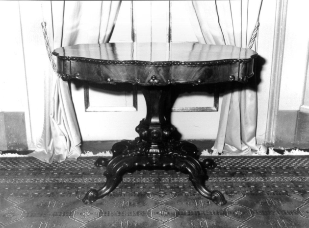 tavolo - manifattura toscana (seconda metà sec. XIX)