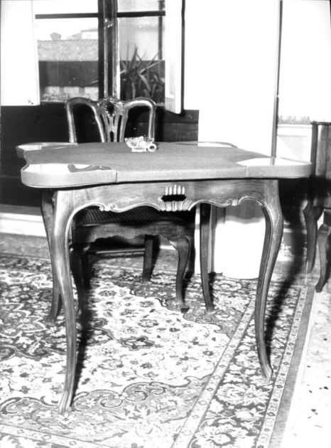 tavolo - manifattura toscana (seconda metà sec. XIX)