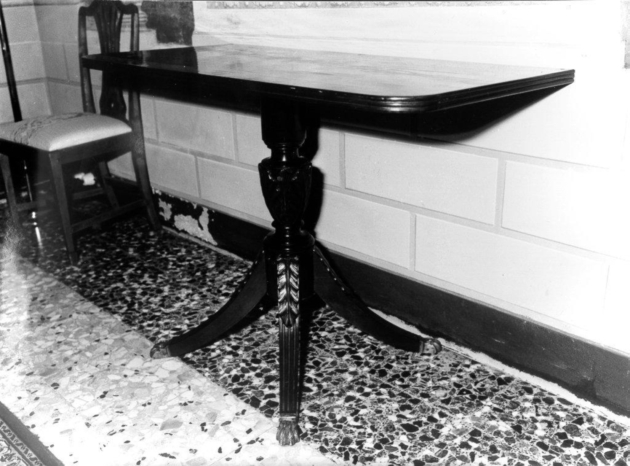 tavolo - manifattura toscana (seconda metà sec. XIX)