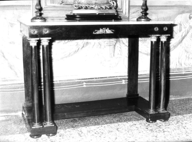 console - manifattura lucchese (primo quarto sec. XIX)