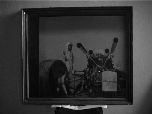 MICROCOSMI, UOMO CON TUTA, CASCO E MACCHINA SPAZIALE (dipinto) di Dotto Umberto (sec. XX)