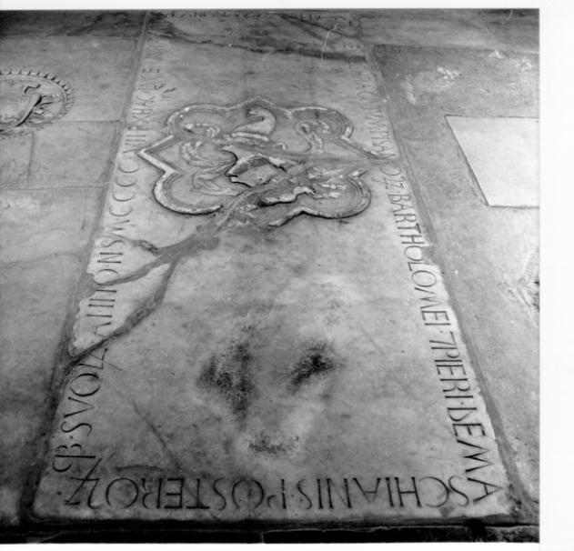 lapide tombale - ambito pisano (sec. XV)