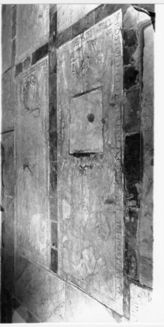 lapide tombale - ambito pisano (sec. XV)