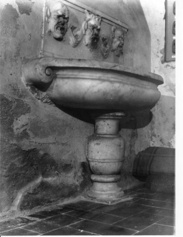 lavabo - ambito pisano (prima metà sec. XVI)