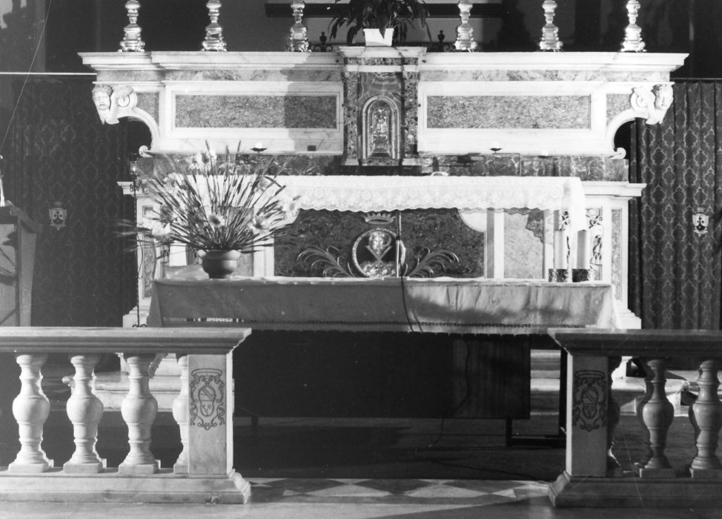 altare maggiore - bottega apuana (sec. XVIII)