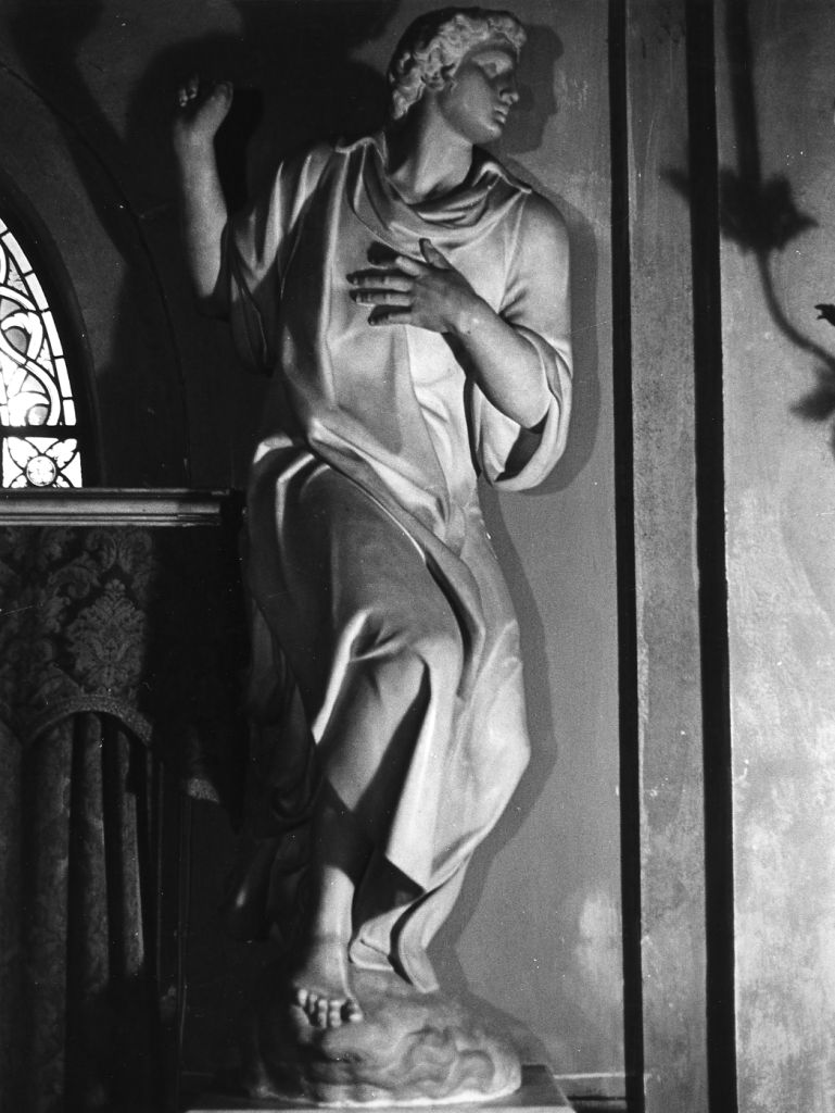 Angelo annunciante (scultura, elemento d'insieme) di Lorenzi Stoldo (sec. XVI)