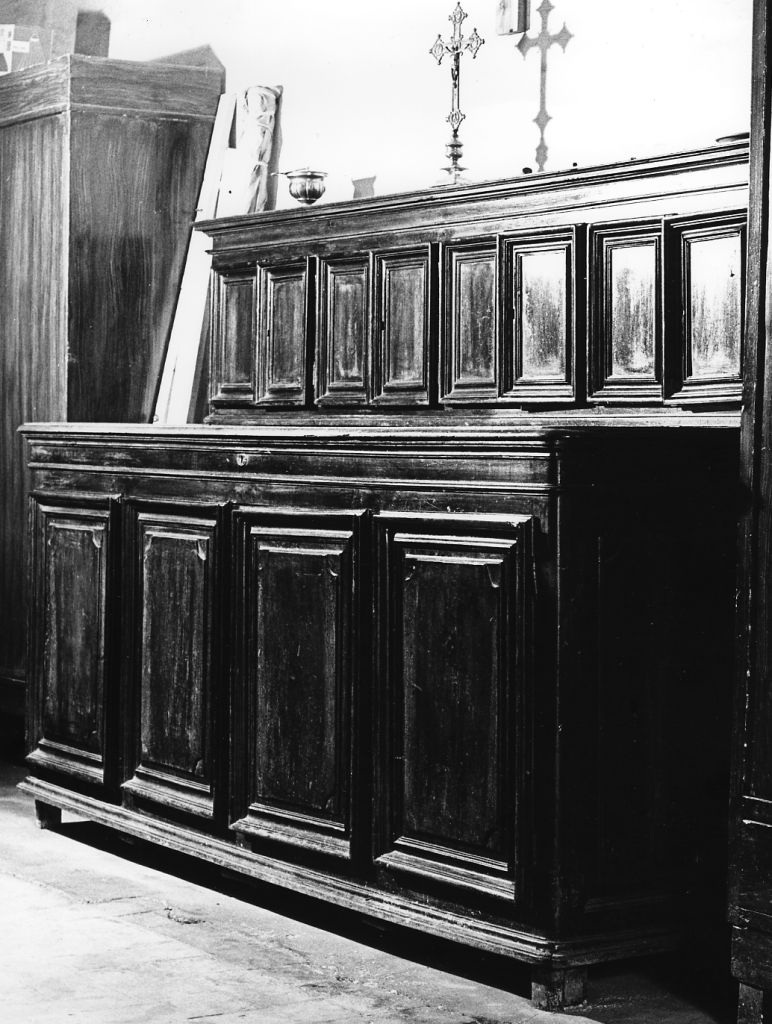 credenza da sacrestia con alzata - bottega pisana (inizio sec. XIX)