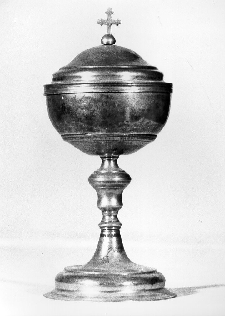 pisside - bottega toscana (prima metà sec. XVIII)