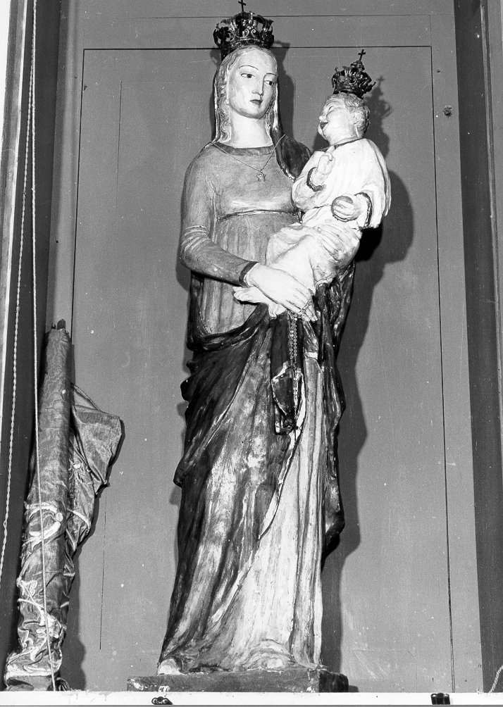 Madonna con Bambino (statua) di Confortini, Consortini (sec. XX)