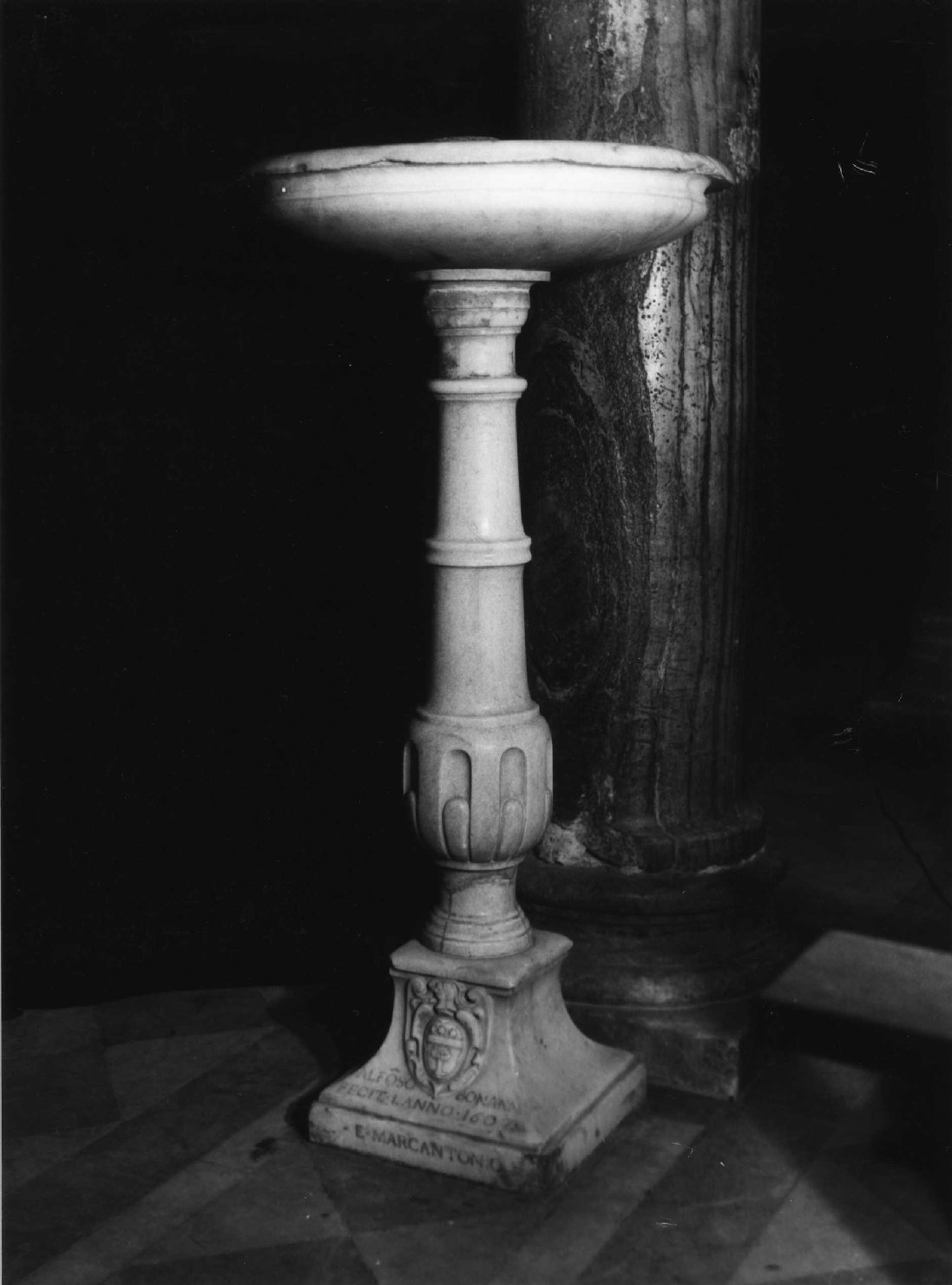 acquasantiera - ambito apuano (sec. XVII, sec. XIX)