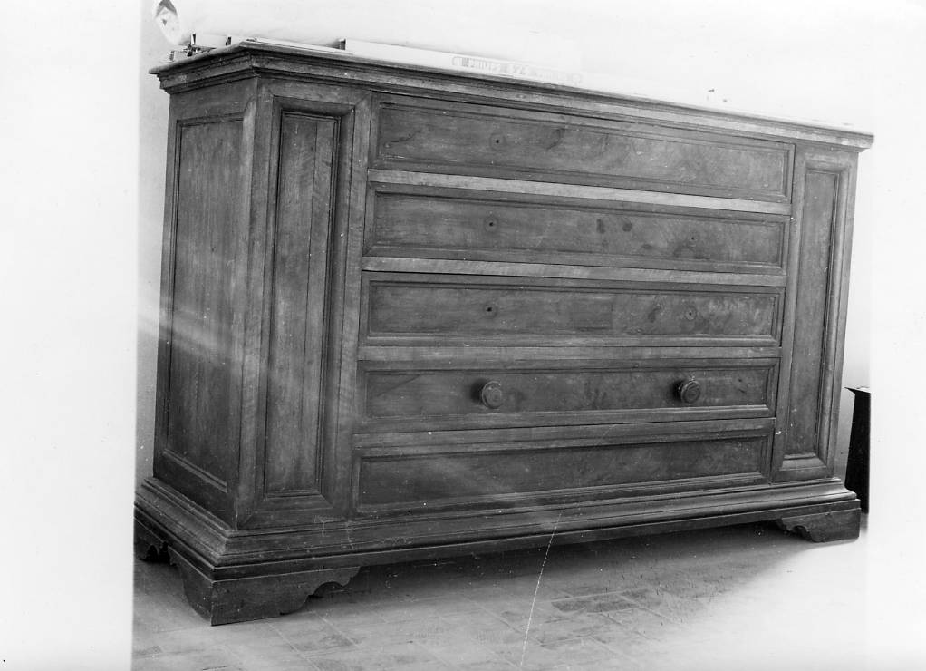 cassettone, opera isolata - ambito lucchese (sec. XVII)