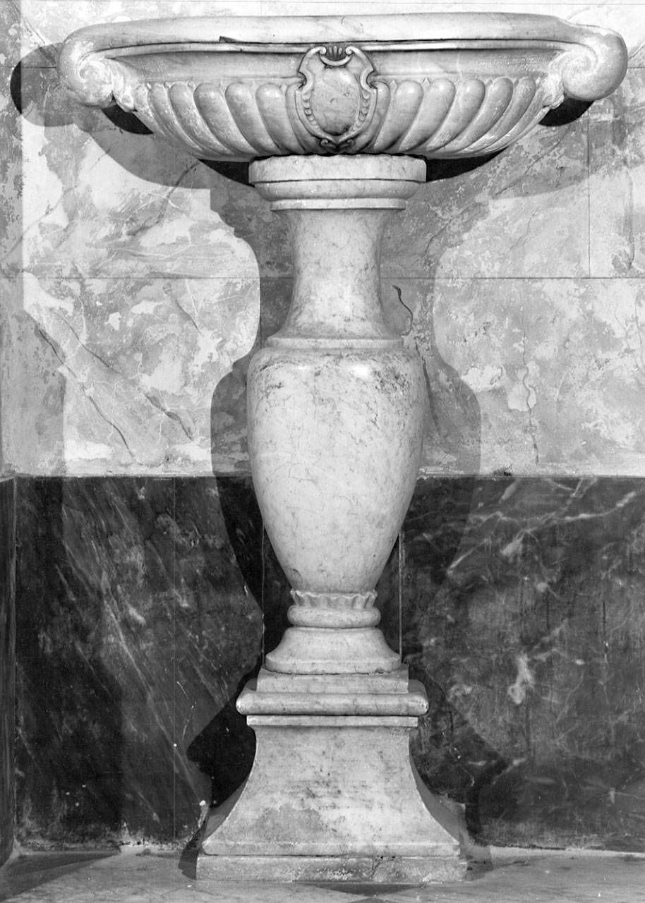 acquasantiera - a fusto - bottega toscana (inizio sec. XVII)