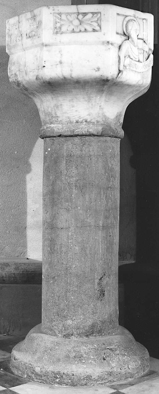 acquasantiera - a fusto - ambito italiano (sec. XIV)