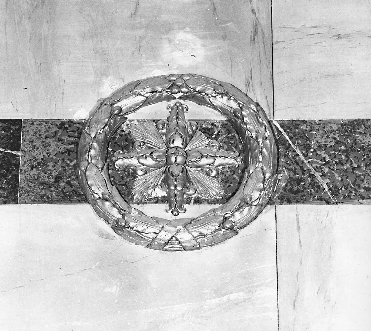 simboli di stazioni della via crucis (rilievo, serie) - bottega toscana (sec. XIX)