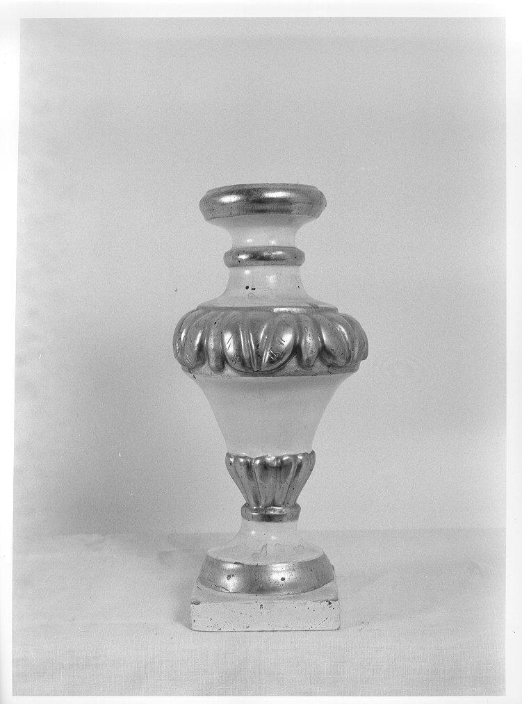 candelabro, serie - bottega toscana (seconda metà sec. XVIII)