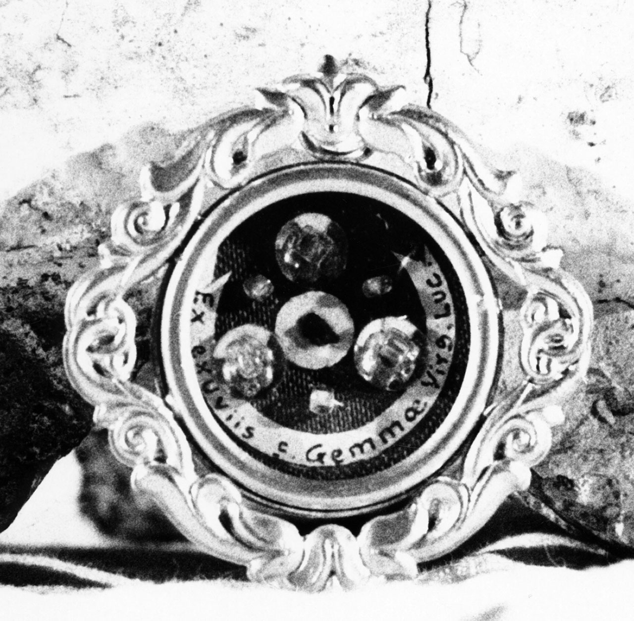 reliquiario a capsula - a medaglione - bottega italiana (prima metà sec. XIX)