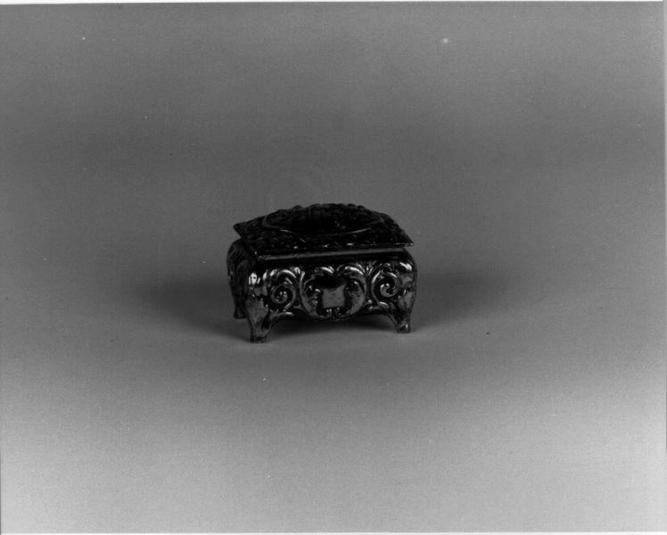 reliquiario a teca - a cofanetto - bottega italiana (prima metà sec. XVIII)