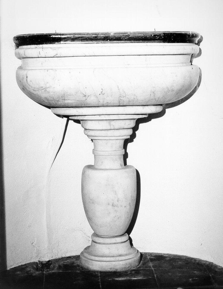 fonte battesimale - bottega toscana (sec. XVIII)