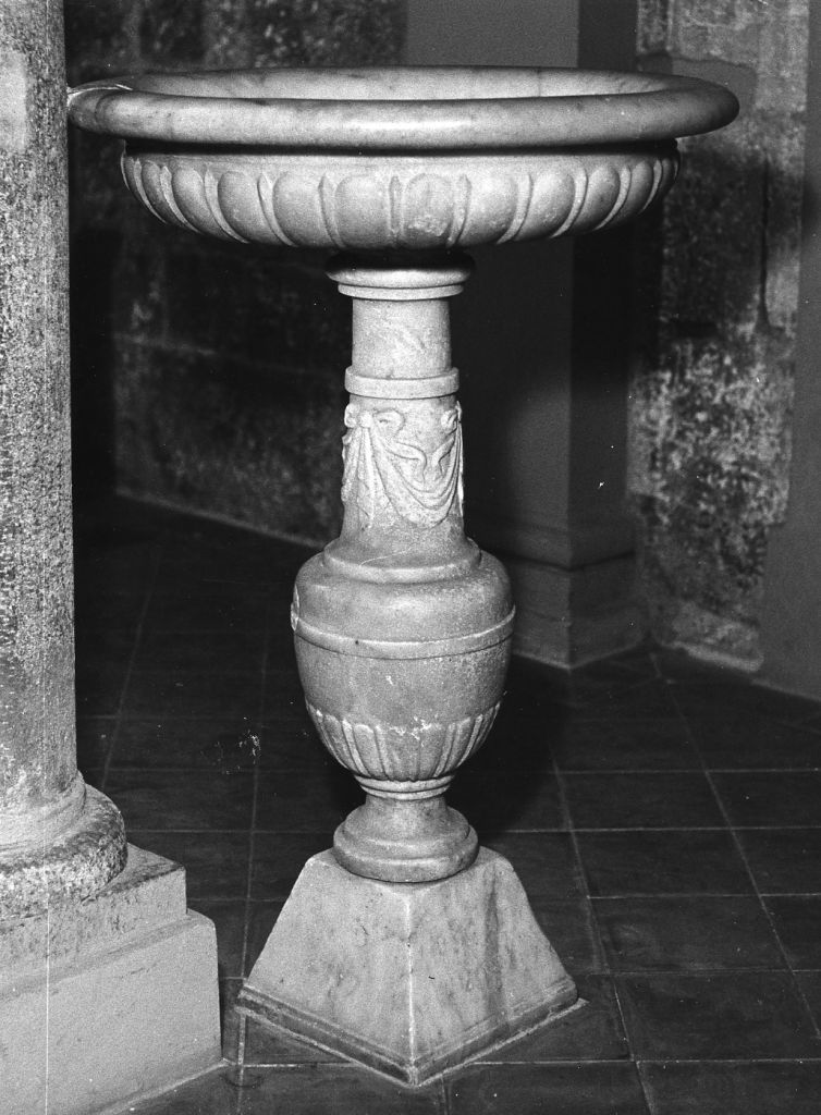 acquasantiera - a fusto - bottega italiana (sec. XVIII)