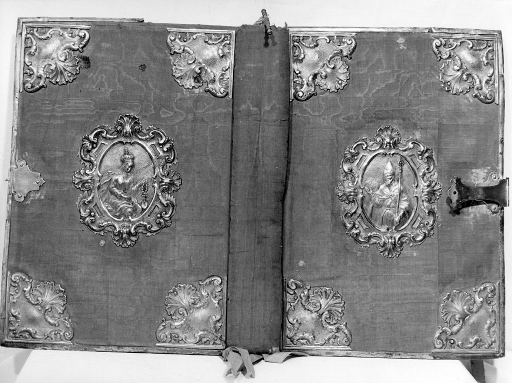 Madonna del Rosario/ San Agostino (coperta di libro liturgico) - bottega romana (sec. XIX)