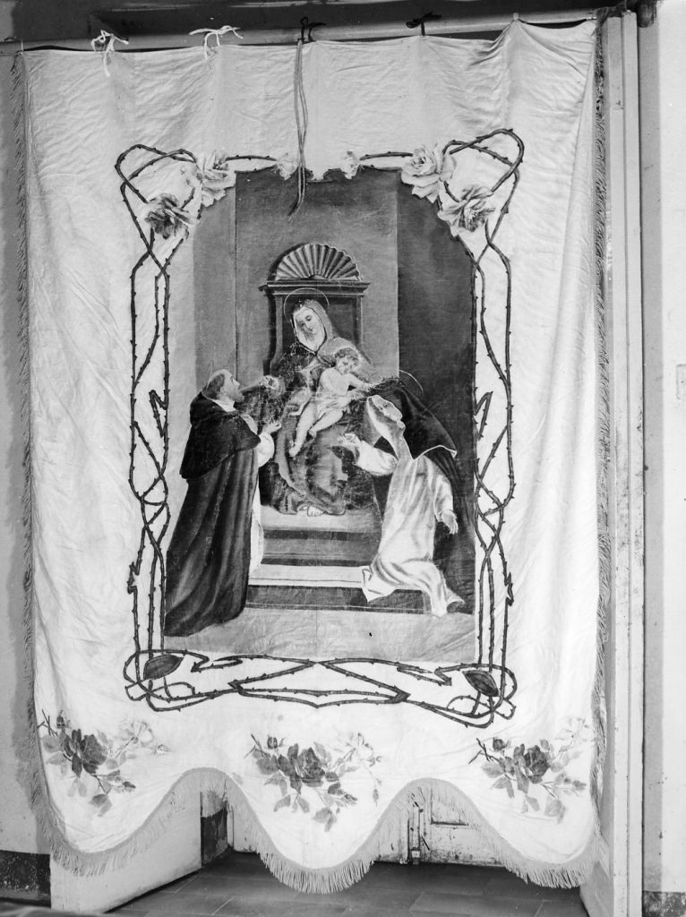 Madonna del Rosario con San Domenico e Santa Caterina da Siena (stendardo) - manifattura italiana (sec. XX)
